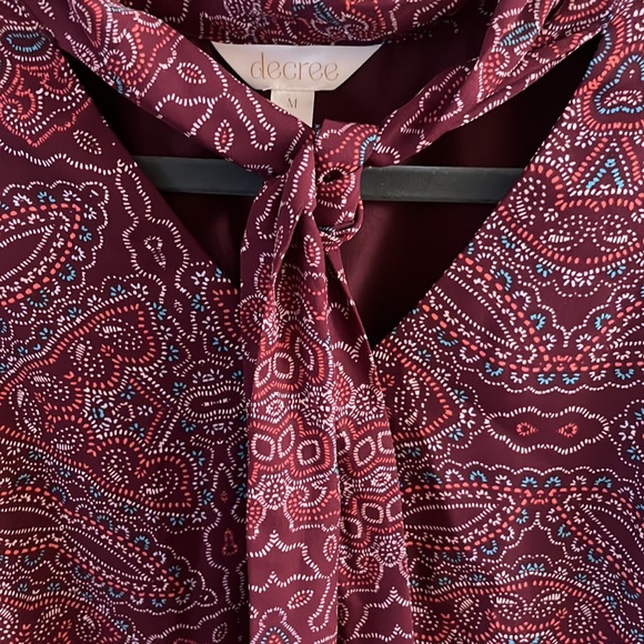 Decree Paisley Sleeveless Dress w/ Necktie - Picture 3 of 3